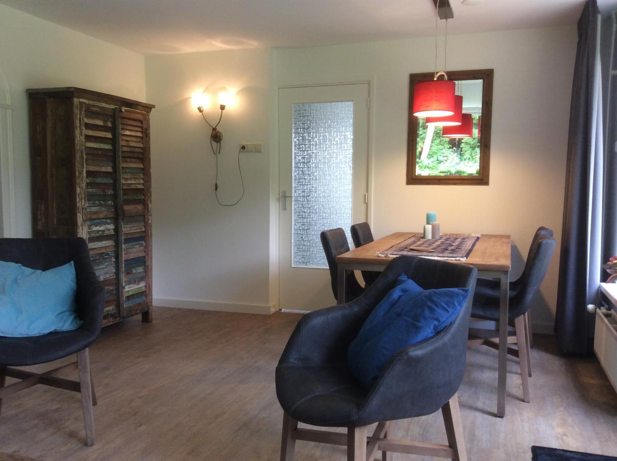 Vakantiehuisje Vlakbij De Duinen Oostvoorne Luaran gambar